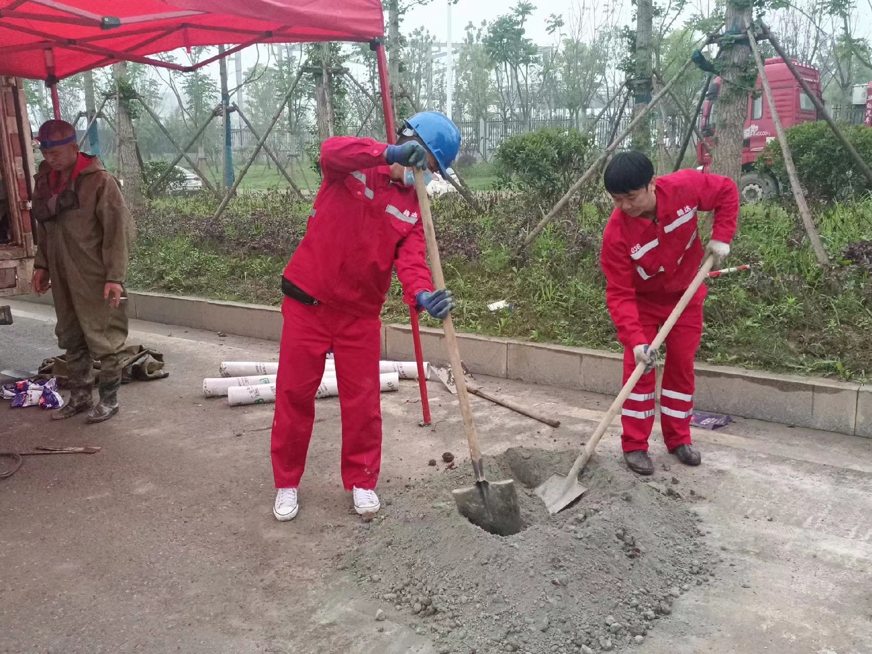 荣成管道疏通哪家好】及时进行市政管道清淤